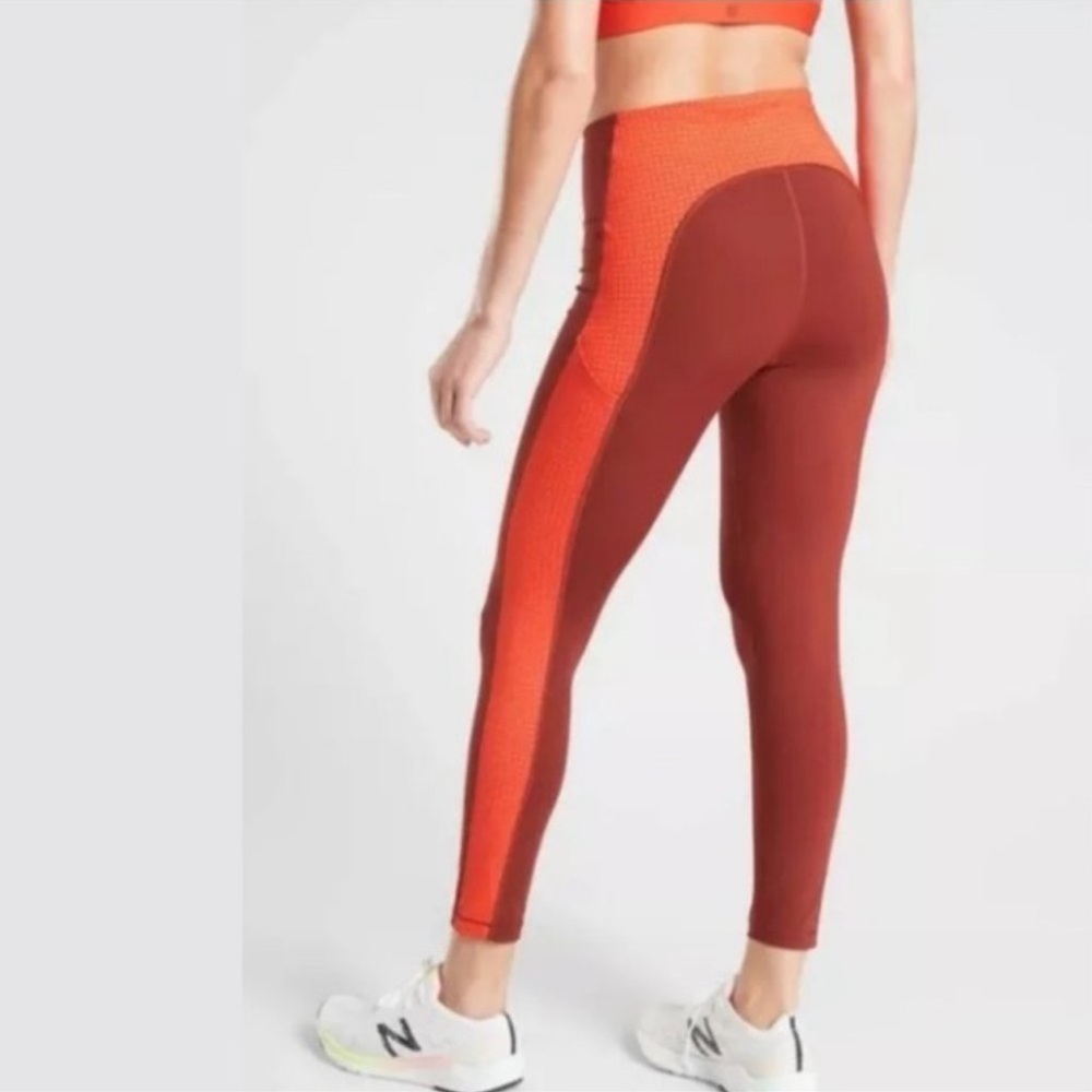 - Athleta Ultimate Stash Pocket 7/8 Color Block Leggings Size XXS